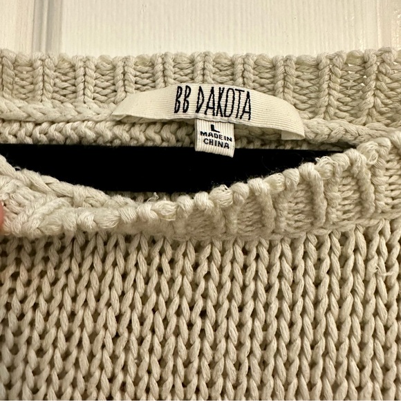 BB Dakota Fly-Away Back Scoop Neck Sweater Knit - Picture 5 of 6